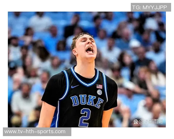 弗拉格因左脚踝扭伤缺席比赛现场观赛与库班同坐展现球队团结精神